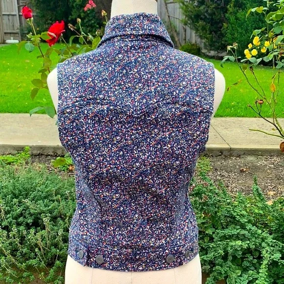 LEVI’S | Speckle print button up vest - Picture 5 of 9